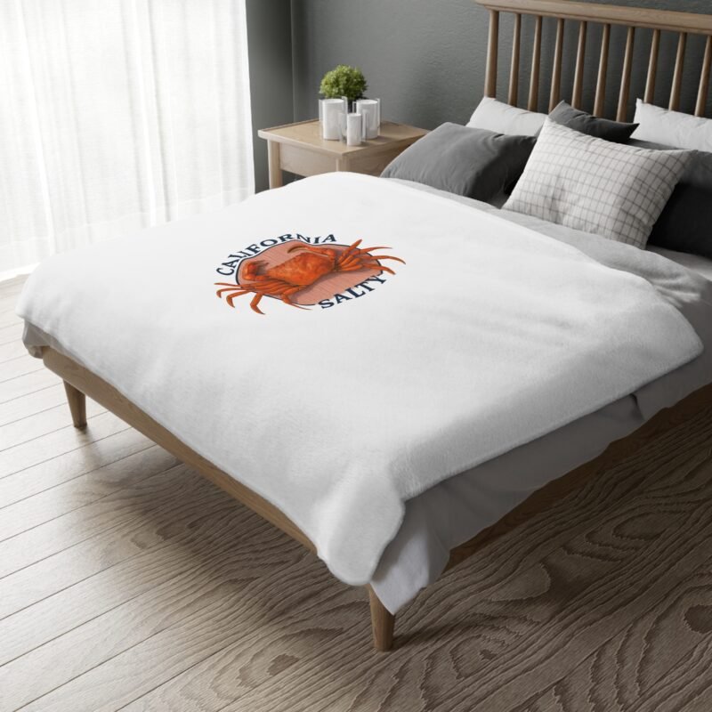 California Salty Crab Velveteen Blanket, Cozy Throw for Home Decor, Gift for Beach Lovers, Soft Microfiber Blanket, Unique Crab Design - Image 4